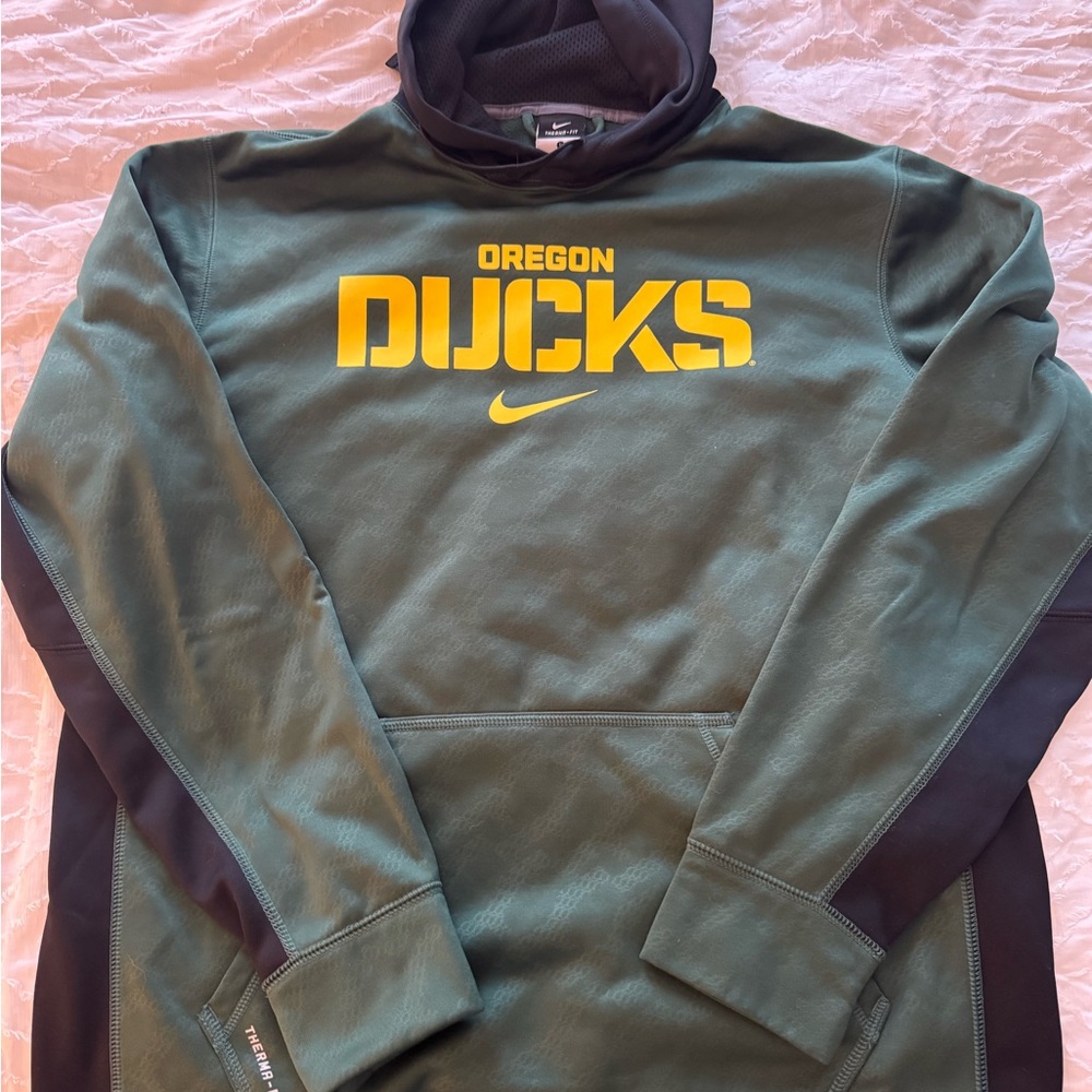 Nike Therma-Fit Black and Green Hoodie